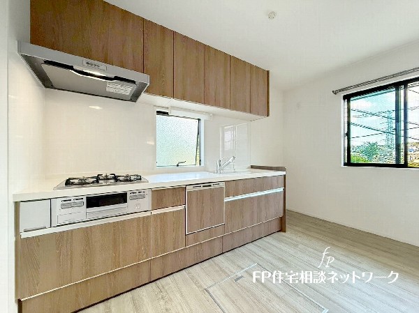 毎日使うキッチンが綺麗で清潔ならお料理を作るのも楽しくなりますよね。機能性とデザイン性を兼ね備えた嬉しいキッチン。