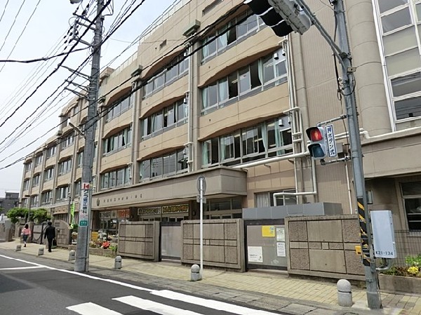 周辺環境:中野島小学校　(学校教育目標「なかよく学ぶ子　かんがえて行動する子　のびのびとたくましい子　しぜんを愛し思いやりのある子　まじめに最後までがんばる子」。)