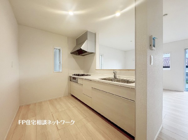 オートバス　ワンタッチでお湯張りや保温が可能なフルオートバス。保温機能でいつでも快適に入浴が可能です。