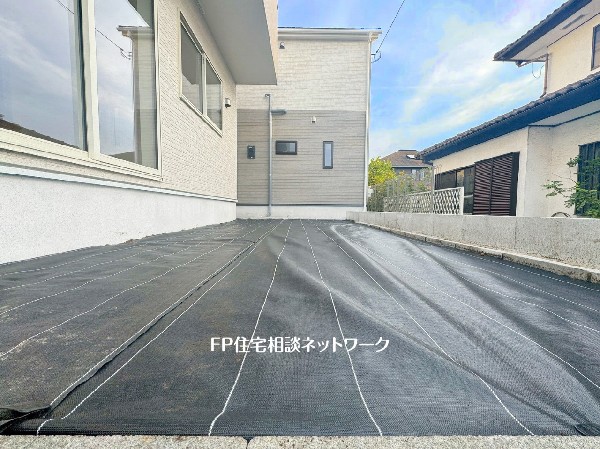 外観:【類似外観同仕様】施工例のため分譲中の建物とは外壁、屋根開口部等の形状・仕様が異なります。