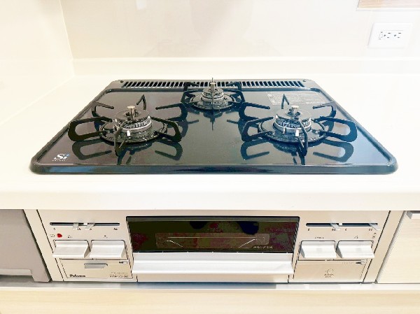 オートバス　ワンタッチでお湯張りや保温が可能なフルオートバス。保温機能でいつでも快適に入浴が可能です。