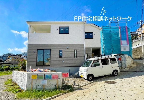 外観:【類似外観同仕様】施工例のため分譲中の建物とは外壁、屋根開口部等の形状・仕様が異なります。