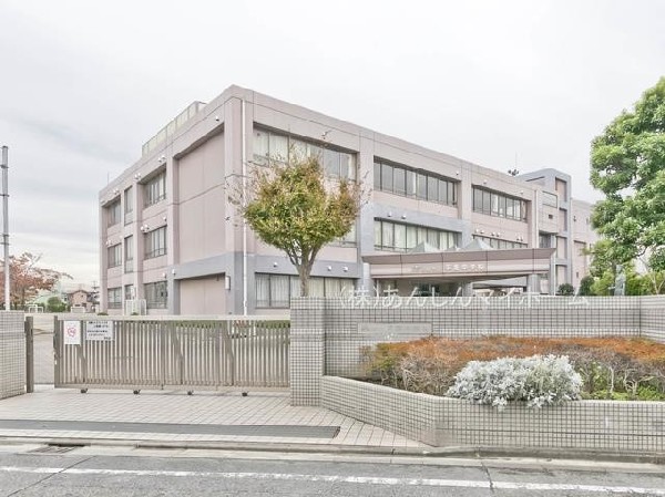 周辺環境:平間中学校(成長の過程でより濃い時間を過ごす3年間。ここで過ごす時間は、お子様にとって、とても大切な思い出となるはずです。)