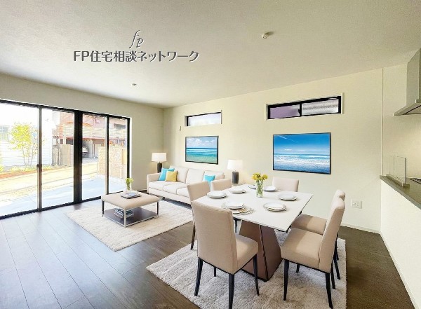 ■リビング■  ※本画像はAIがCGで家具作成しており、実際の現地に家具は設置されておりません。また、販売価格に家具等は含まれておりません。