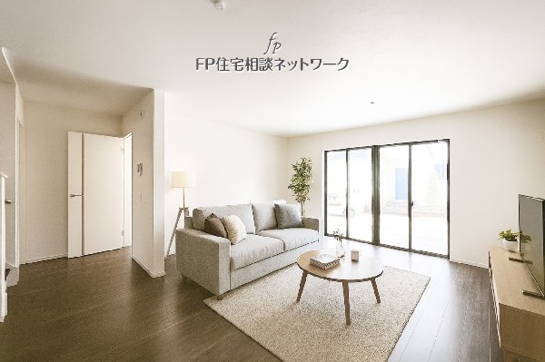 ■リビング■  ※本画像はAIがCGで家具作成しており、実際の現地に家具は設置されておりません。また、販売価格に家具等は含まれておりません。