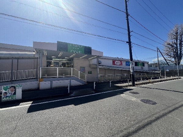 周辺環境:あかね台中学校(学校教育目標は、「自らすすんで、学ぶ　鍛える　共に生きる」。)