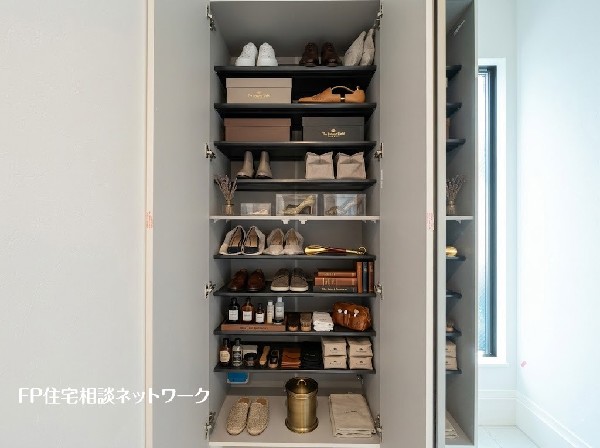 ■玄関■本画像はAIがCGで家具作成しており、実際の現地に家具は設置されておりません。また、販売価格に家具、小物等は含まれておりません。