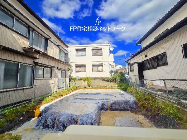 外観:広々したルーフバルコニー付で夏などにはお子様用のプールを広げて家族でプライベートの空間で楽しく過ごす事が出来ます。