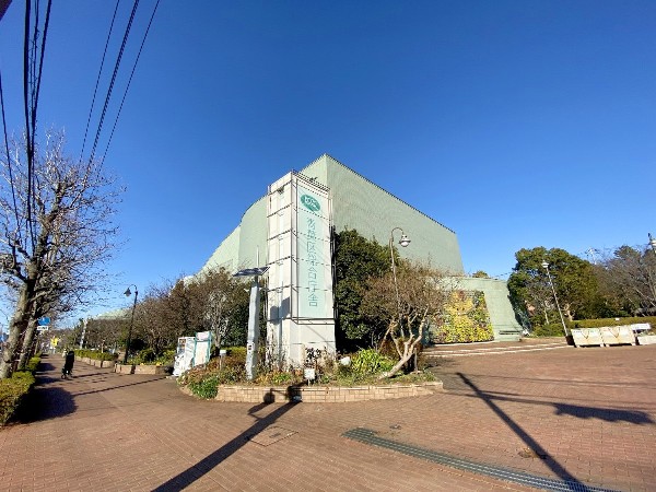 周辺環境:青葉区総合庁舎(「市が尾駅」下車徒歩８分。開閉庁時間は、主に月～金曜日　午前８時４５分～午後５時００分。)