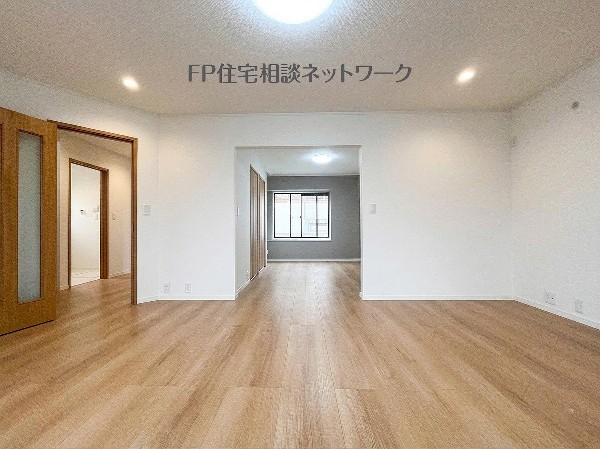 大切なご家族が集まるからこそLDKにはこだわりたいですよね！休日はおひさまの光をたっぷりと取りこめるリビングでゆったりと過ごしませんか？