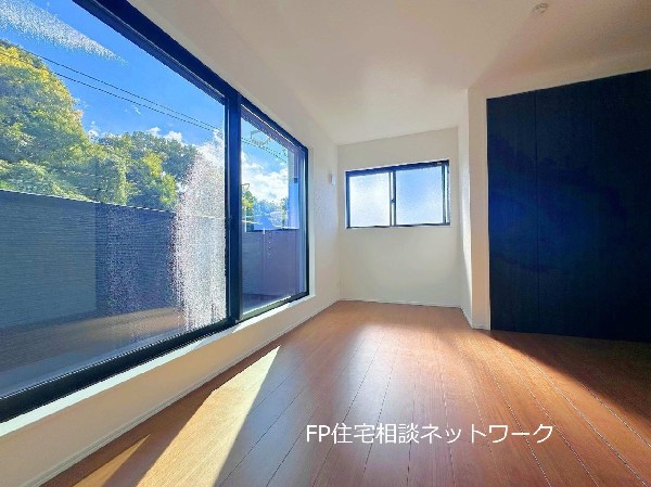 24時間換気システム　シックハウス防止を主な目的に全ての住宅に義務化された。1時間に換気回数0.5回以上の機械換気を行う。