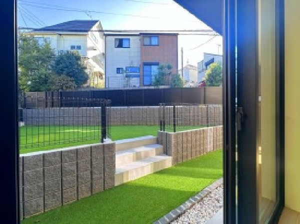 外観:毎日のお散歩も快適な緑に恵まれた閑静な住宅地は、伸び伸びスローライフを叶えてくれます。自然豊富な季節の移ろいを身近に感じられる環境で子育てすれば、お子様もきっと素直に成長してくれるはずです！