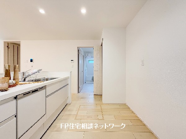 毎日使うキッチンが綺麗で清潔ならお料理を作るのも楽しくなりますよね。機能性とデザイン性を兼ね備えた嬉しいキッチン。