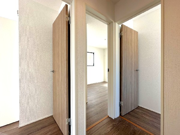 動線がしっかり考えられた間取り。採光もしっかりと計算されていてどの部屋も明るいのがうれしいですね。