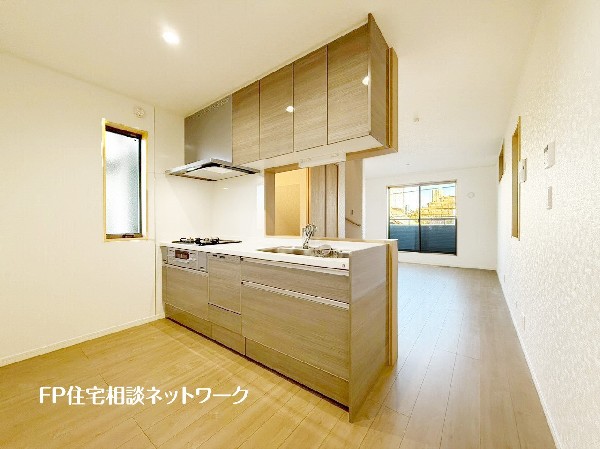 毎日使うキッチンが綺麗で清潔ならお料理を作るのも楽しくなりますよね。機能性とデザイン性を兼ね備えた嬉しいキッチン。