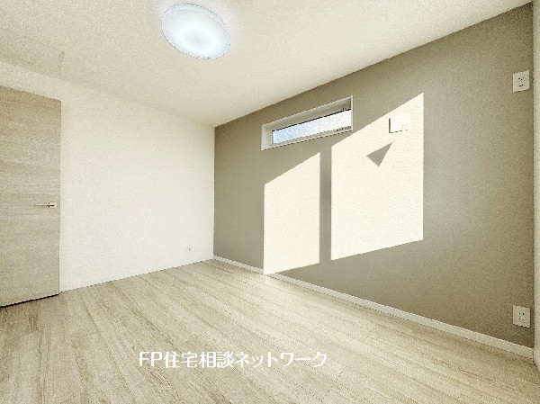 ナチュラルなアクセントクロスです。メリハリと立体感を感じさせる、落ち着きある雰囲気になっています。