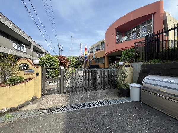 周辺環境:こどものいえもも保育園(近隣には保育園が点在しており、子育て中の方にとって、とても心強い環境です。保育園が近いことで送り迎えなどの負担も減りますね。)