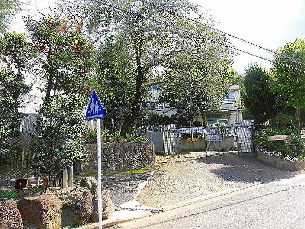 周辺環境:生田中学校　(成長の過程でより濃い時間を過ごす3年間。お子様にとって、とても大切な思い出となるはずです。)