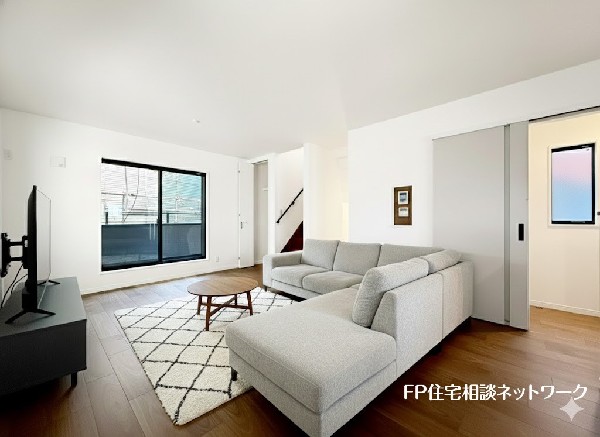 ■リビング■本画像はAIがCGで家具作成しており、実際の現地に家具は設置されておりません。また、販売価格に家具等は含まれておりません。