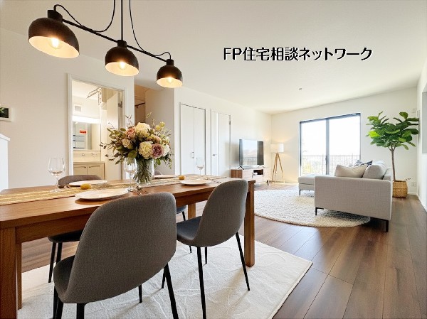 【リビング19.3帖】  本画像はAIがCGで家具を作成しており、実際の現地に家具は設置されておりません。また、販売価格に家具等は含まれておりません。