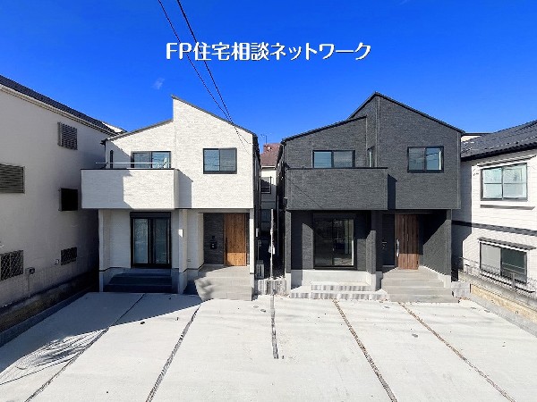 外観:都会の喧騒を忘れさせる、遮るもののない大パノラマビュー！ 抜けるような青空と遠くまで広がる景色が、日常を特別な時間に変えます。開放感あふれる空間をぜひ体験してください。