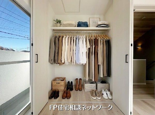 【洋室5.1帖・クローゼット】  本画像はAIがCGで家具を作成しており、実際の現地に家具は設置されておりません。また、販売価格に家具等は含まれておりません。