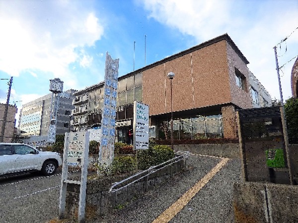 周辺環境:宮前区役所 向丘出張所　(開庁時間は、月～金曜日 午前8時30分～午後5時（祝休日・12月29日～1月3日を除く）)