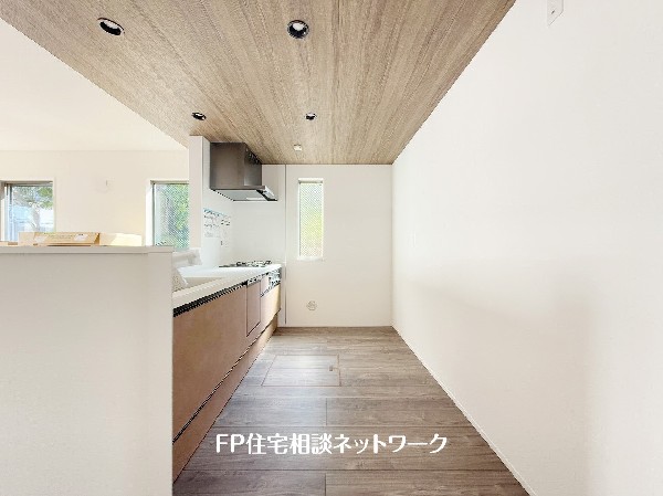 毎日使うキッチンが綺麗で清潔ならお料理を作るのも楽しくなりますよね。機能性とデザイン性を兼ね備えた嬉しいキッチン。