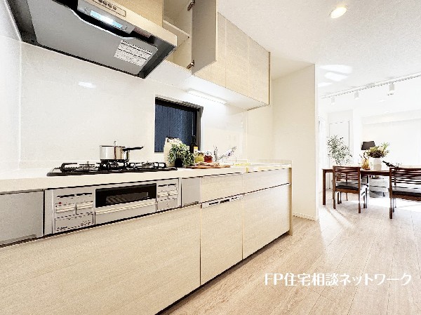 毎日使うキッチンが綺麗で清潔ならお料理を作るのも楽しくなりますよね。機能性とデザイン性を兼ね備えた嬉しいキッチン。