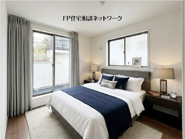 【洋室│5帖】  本画像はAIがCGで家具作成しており、実際の現地に家具は設置されておりません。また、販売価格に家具等は含まれておりません。