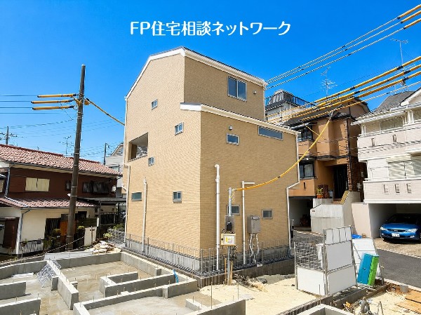 外観:四季を通じて自然と触れ合えるスポットが周辺には盛りだくさん！お散歩やジョギング、週末のご家族での遊びに最適です。