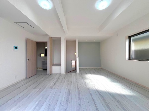 家族の一体感を感じられる広々としたスペース。家族と過ごす時間を大切にする方にピッタリのゆとりの住空間です。