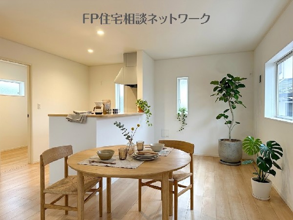 ■リビング■本画像はAIがCGで家具作成しており、実際の現地に家具は設置されておりません。また、販売価格に家具等は含まれておりません。