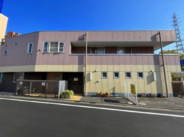 周辺環境:ベネッセ青葉台保育園(いきいきと健やかに毎日を過ごし、自信と意欲をもって未来を生きる子どもを育てます。)