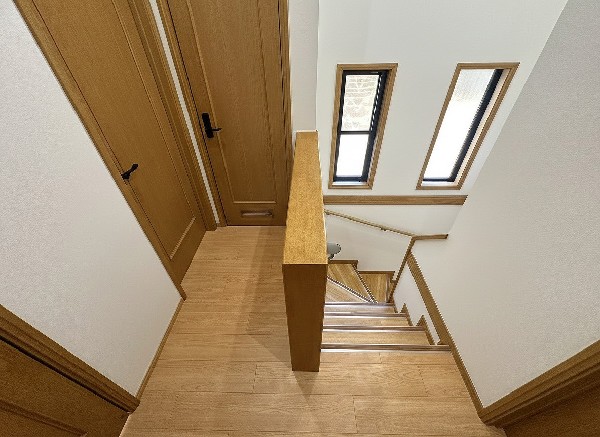 毎日のお散歩も快適な緑に恵まれた閑静な住宅地は、伸び伸びスローライフを叶えてくれます。自然豊富な季節の移ろいを身近に感じられる環境で子育てすれば、お子様もきっと素直に成長してくれるはずです！