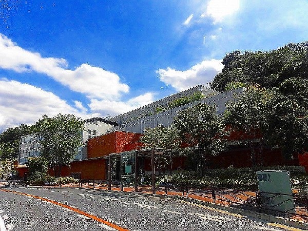 周辺環境:藤子Ｆ不二雄ミュージアム 　(藤子・F・不二雄の「夢」と「ふしぎ」と「遊びゴコロ」に出会えるミュージアムです。)