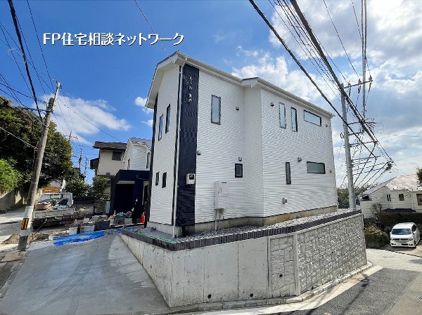 外観:人気の東急東横線大倉山駅より11分の好立地。渋谷・横浜まで乗り換えなしの快適アクセス！