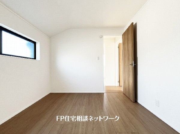 全4部屋のゆとりある間取り。家具の配置がしやすい形状で、模様替えなども楽しめそう。