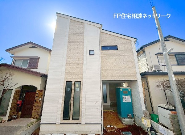 外観:18.14帖のゆとりのLDKは家事動線も考えられた間取りで家族の憩いの空間に最適です。