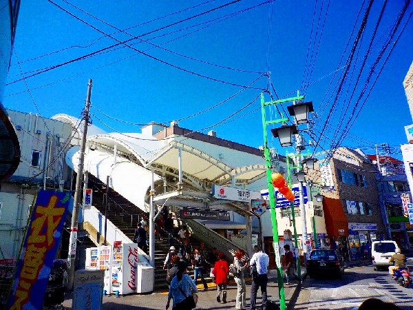 周辺環境:菊名駅(東急東横線の特急、通勤特急、急行停車駅で、JR横浜線と2路線利用可能。新幹線停車駅「新横浜」駅へ1駅2分、という利便性の高い駅。)