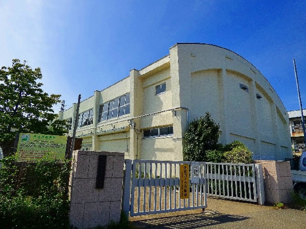 周辺環境:稲城第一中学校(成長の過程でより濃い時間を過ごす3年間。ここで過ごす時間は、お子様にとって、とても大切な思い出となるはずです。)