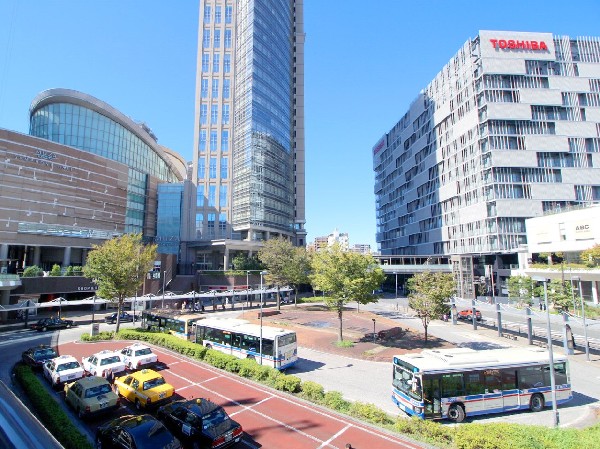 周辺環境:JR川崎駅(ショッピングセンター「ラゾーナ川崎」、南仏をイメージ「ラ・チッタデッラ」等いつでも楽しめる街。各方面へのアクセスも良好です。)