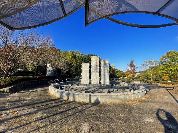 周辺環境:沢谷戸自然公園(ブランコや滑り台などの遊具がある公園はお子様お散歩がてらにお出かけするのに最適です。)