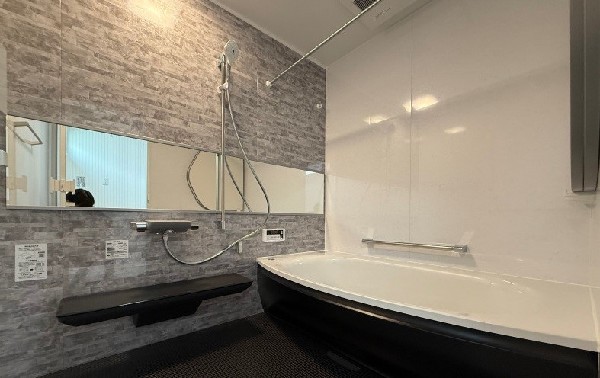 建物価格2200万円　建物面積100m2  Bath 史午後地まで考えた、くつろぎ重視の浴室　TOTO-SAZANA