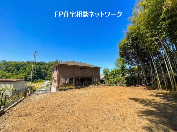 外観:閑静な住宅地で子育て家族にピッタリ。毎日のお散歩も快適な緑に恵まれたエリアで、自然に包まれた穏やかな暮らしを実現するための、ゆとりある住環境が整っています。