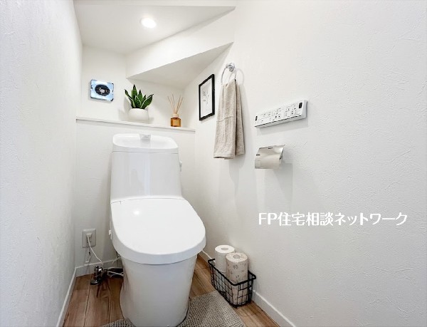 【トイレ】本画像はAIがCGで小物を作成しており、実際の現地に小物は設置されておりません。また、販売価格に小物等は含まれておりません。