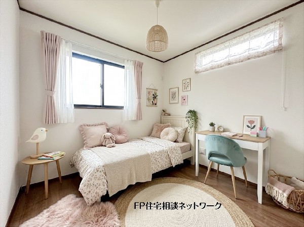 【洋室│4.5帖】本画像はAIがCGで家具作成しており、実際の現地に家具は設置されておりません。また、販売価格に家具等は含まれておりません。