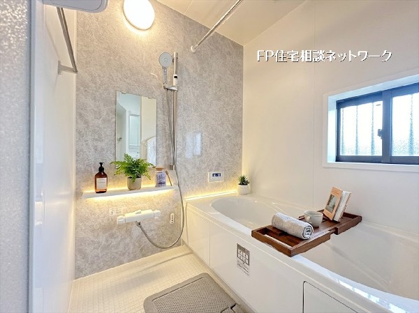 【浴室】本画像はAIがCGで衣小物作成しており、実際の現地に小物は設置されておりません。また、販売価格に小物等は含まれておりません。