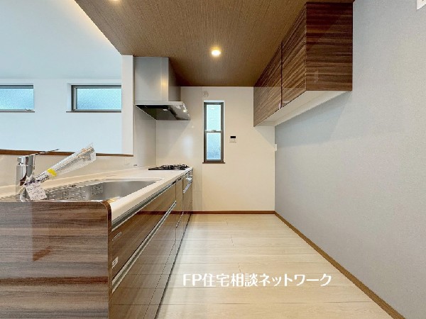 毎日使うキッチンが綺麗で清潔ならお料理を作るのも楽しくなりますよね。機能性とデザイン性を兼ね備えた嬉しいキッチン。