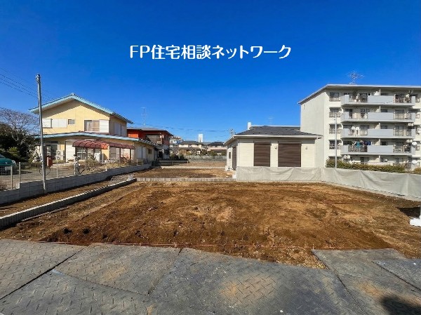 外観:四季を通じて自然と触れ合えるスポットが周辺には盛りだくさん！お散歩やジョギング、週末のご家族での遊びに最適です。暮らしの夢を育む理想の住まいがここにはあります。